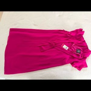 VINCE CAMUTO
Tie Neck Chiffon Shift Dress In Raspberry— size 4